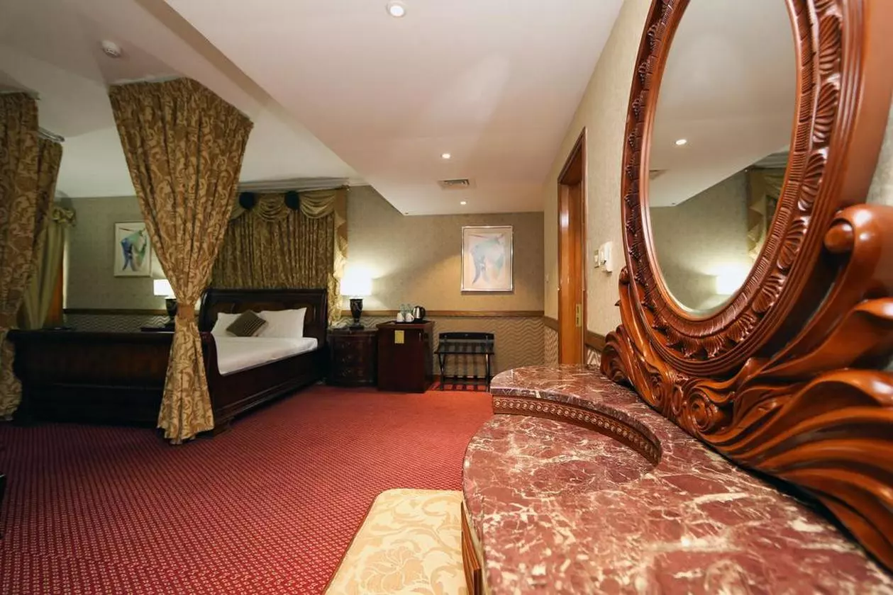 DELMON_SHABAVIZ (12).jpg